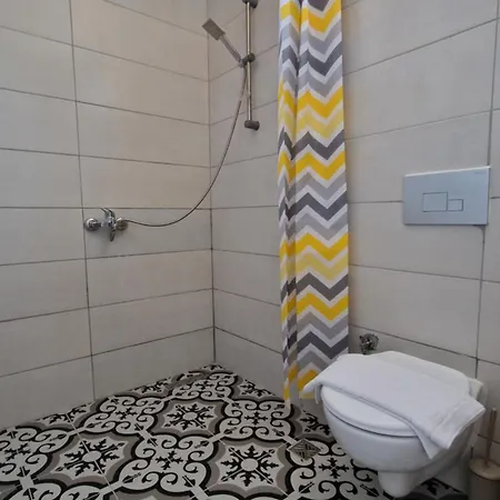 בית אירוח Mery פמוקלה