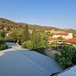 בית אירוח Mery פמוקלה